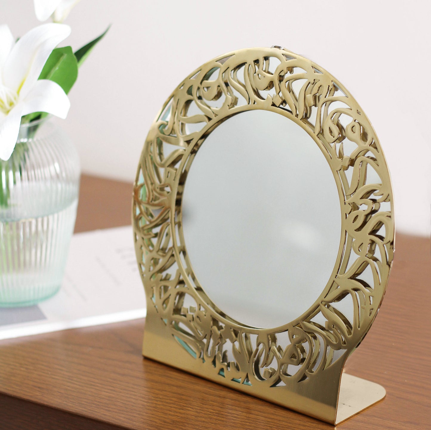 Mirror Delara