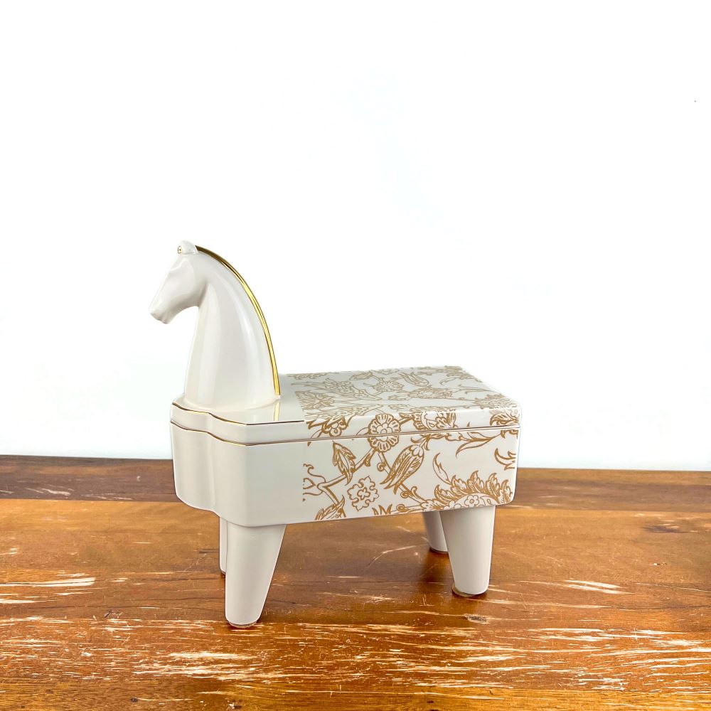Practical sculptures (Nahankhane Container ) image 2